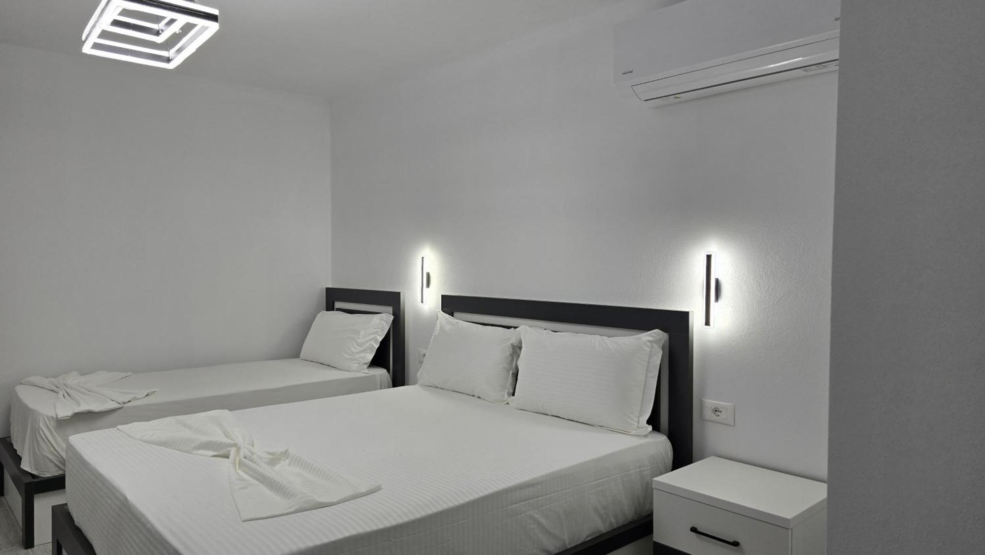 Guest House Pogradeci Экстерьер фото